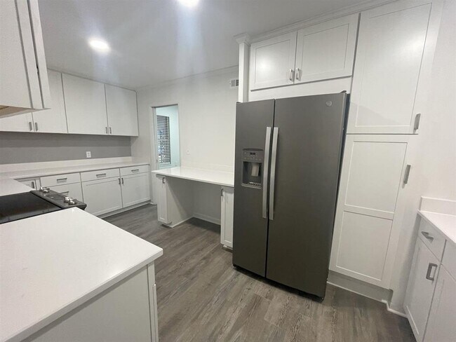 Foto del edificio - 4967 Kimball Ave