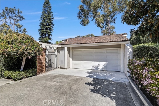 Building Photo - 17 Valley View