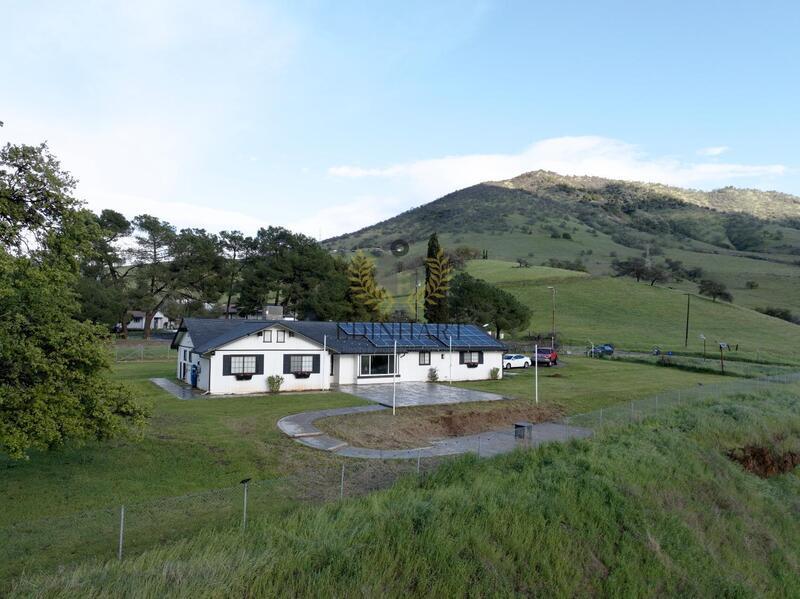 Foto principal - 25190 Elwood Rd