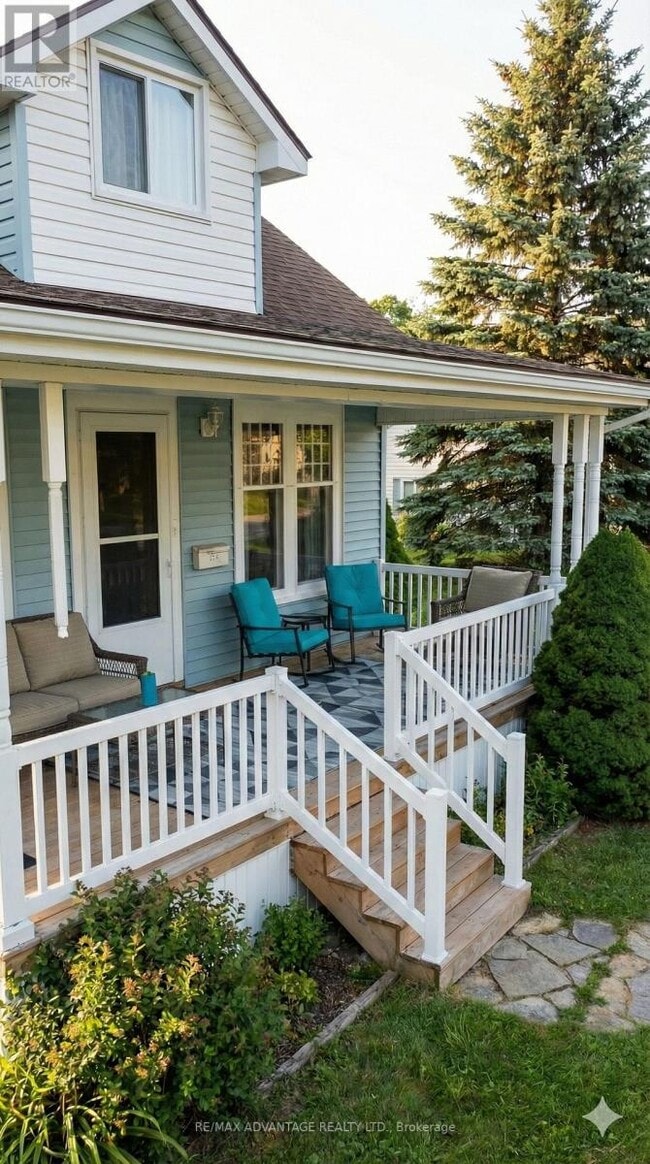 Building Photo - 245 Colborne St