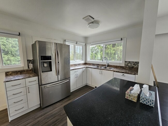 Building Photo - 9383 Slater St