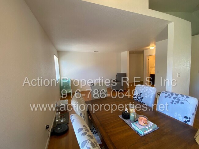 Foto del edificio - Single Story - 3 Bed, 2 Bath - Gardener Pr...