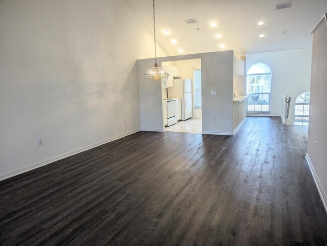 Foto del edificio - 8350 Wingate Dr