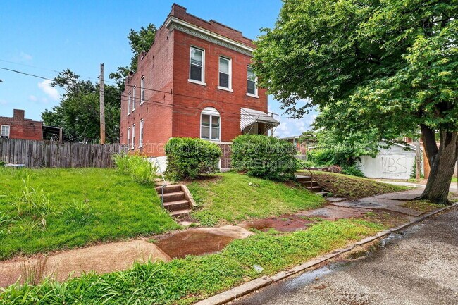 Foto del edificio - 4617 S Compton Ave