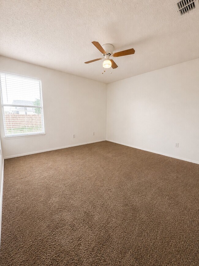 Foto del edificio - 3608 Willow Creek Trl