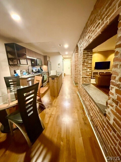 Foto del edificio - 309 S Franklin St