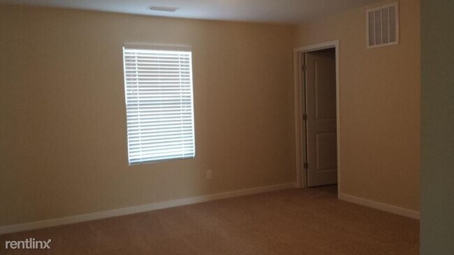 Building Photo - 3 br, 2.5 bath Townhome - 811 Summerlake Dr