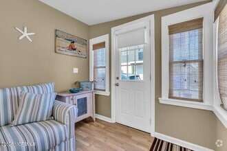 Building Photo - 124 Mathis Dr