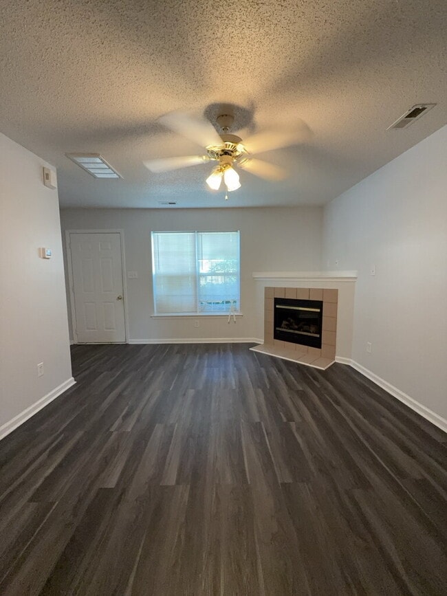 Building Photo - 807 Timberlake Trail