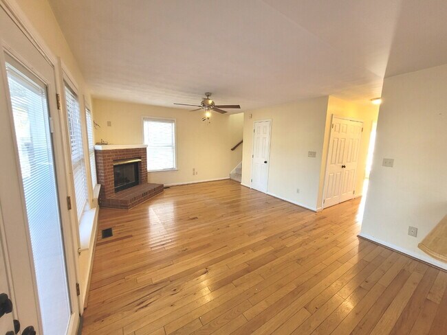 Foto del edificio - 3 Bedroom, 2.5 Bath Home with Open Floor Plan