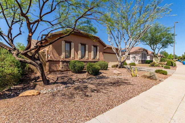 Building Photo - "Charming 2-Bedroom + Den Oasis with Spaci...