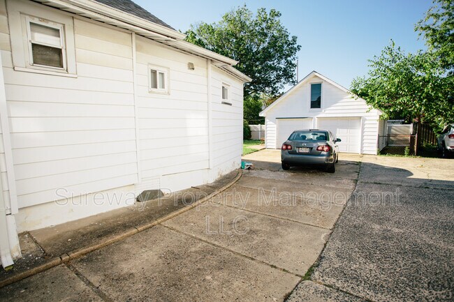 Building Photo - 1612 Sycamore St