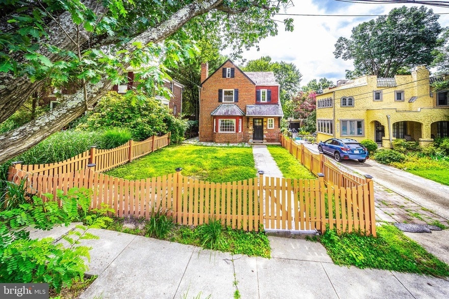 Primary Photo - 2804 McKinley St NW