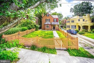 Building Photo - 2804 McKinley St NW