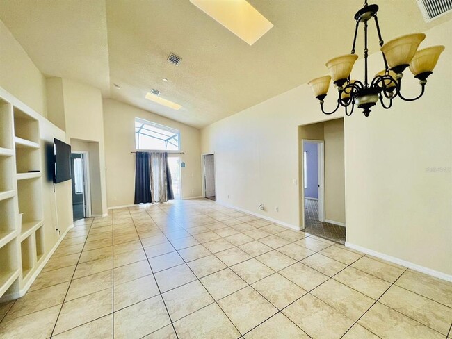 Building Photo - 2565 Bear Creek Ct