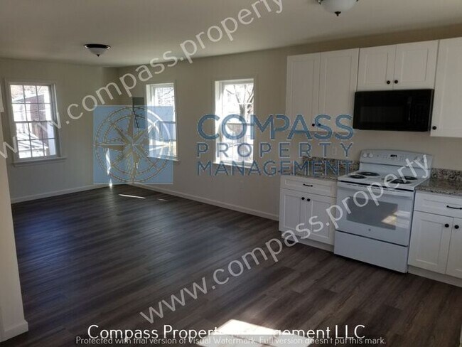 Building Photo - $1795 - $300 OFF MOVE IN SPECIAL!!! 3 Bed,...