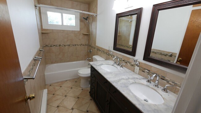 Building Photo - 3 Tuxedo Pl, Vauxhall - 2nd Floor 3BR 1BA ...