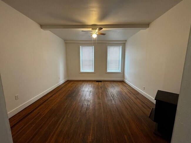 Foto del edificio - 4 Bedroom Row Home-39 N 10th St, Lebanon, PA