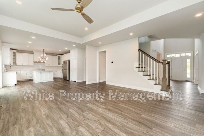 Building Photo - 209 Forsythia Ln