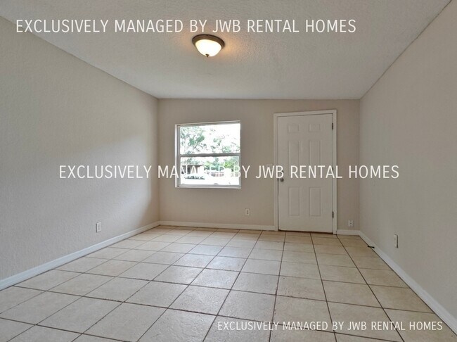 Building Photo - 10309 Monaco Dr