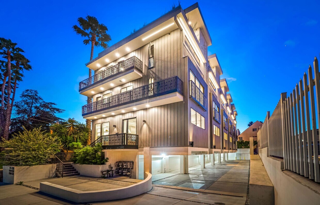 1447 N Martel Ave, Los Angeles, CA 90046 Townhouse for Rent in Los