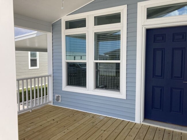 Building Photo - 3604 Campari Dr