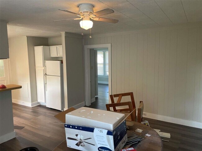 Building Photo - 803 W McAlpine St