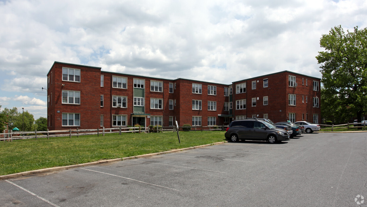 Primary Photo - Lexington Apartments