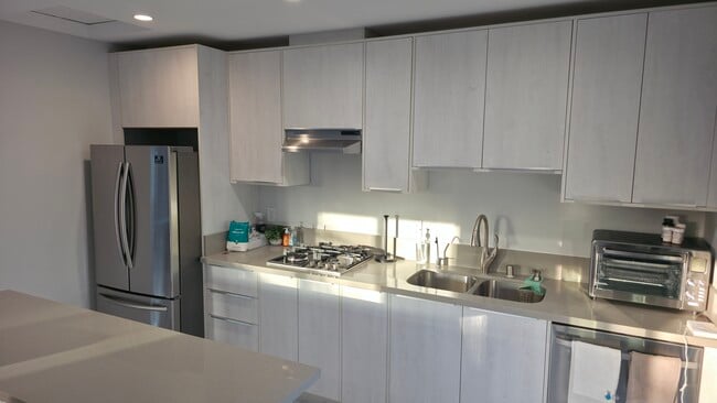 Building Photo - 703 S Bel Aire Dr