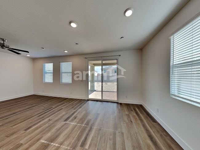 Building Photo - 9141 Fiesta Impatiens Ct
