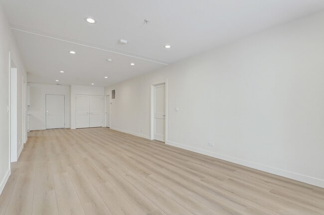 Building Photo - 9201 N Milwaukee Ave