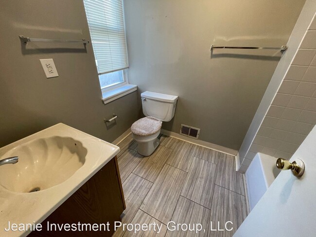 Building Photo - 2 br, 1 bath House - 444 Trenton Avenue
