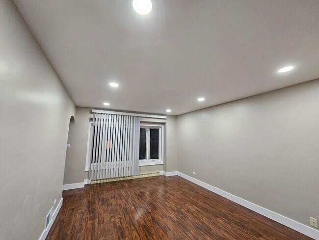 Foto del edificio - 8715 Ridge St