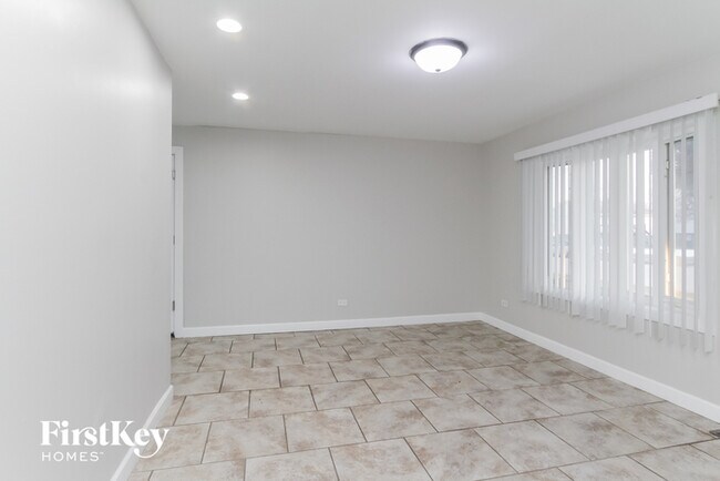 Foto del edificio - 4458 Poplar Ave