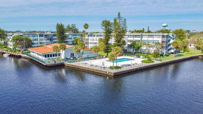 Foto del edificio - 2731 Taft St