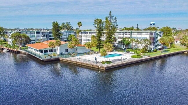 Building Photo - 2731 Taft St