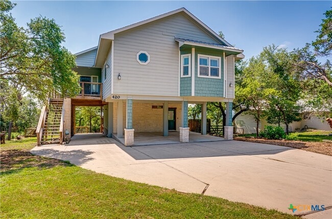 Building Photo - 420 Lake Forest