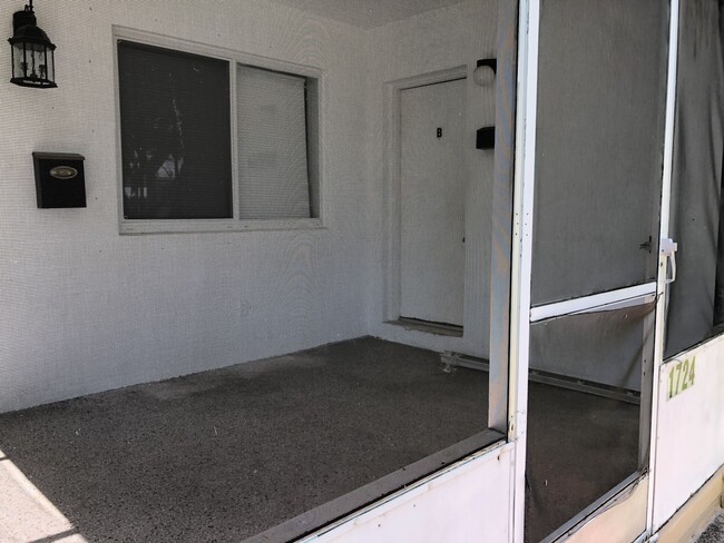 Foto del edificio - 1724 Rodman St