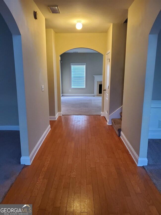Building Photo - 3200 Landings N Ct