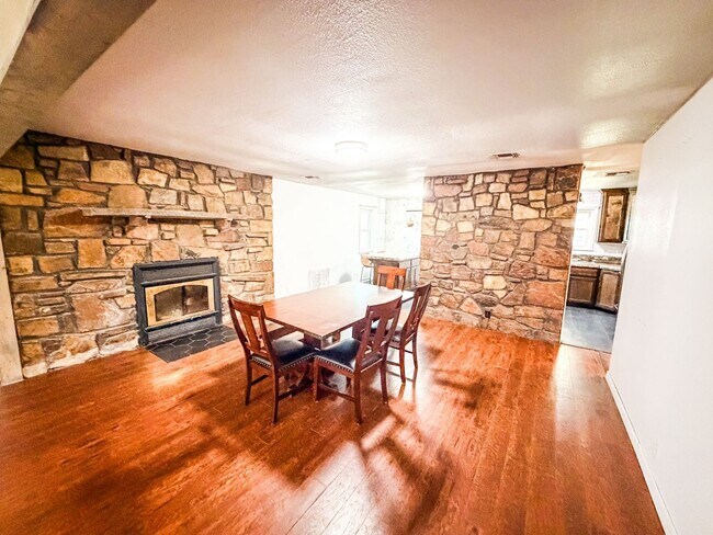 Building Photo - Fully Renovated Modern Farmhouse in Quiet Jennings