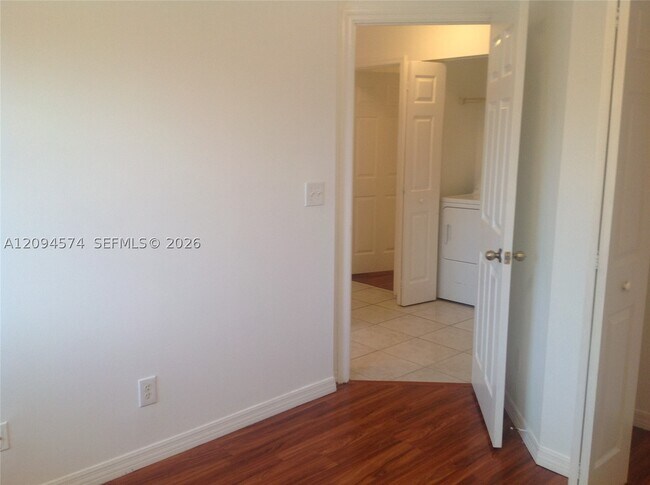 Foto del edificio - 606 NW 208th Way