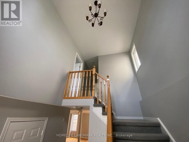 Photo du bâtiment - 664 Columbia Forest Blvd