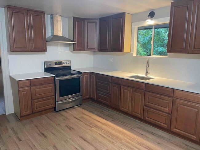 Foto del edificio - 1332 206th Ave NE