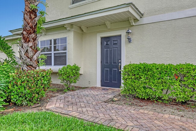Building Photo - 2548 Creekside Dr