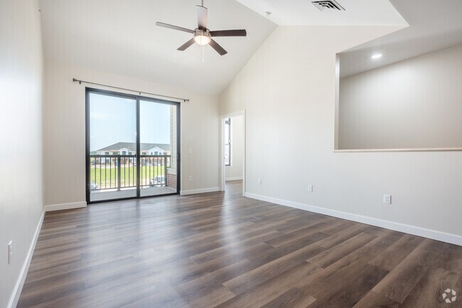 2 habitaciones, 2 baños - 111 m² - Sala de estar - Pewits Landing 2 LLC