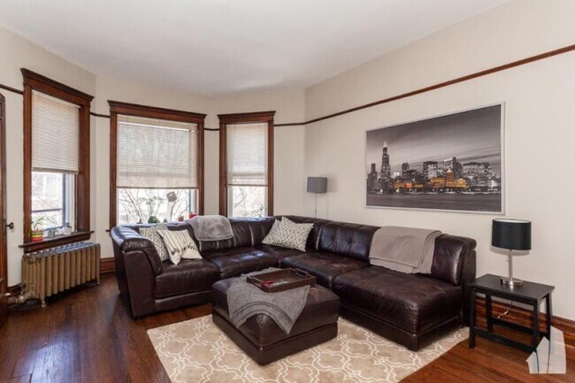 4 bedroom in Chicago IL 60613 - 4 bedroom in Chicago IL 60613 Apartment