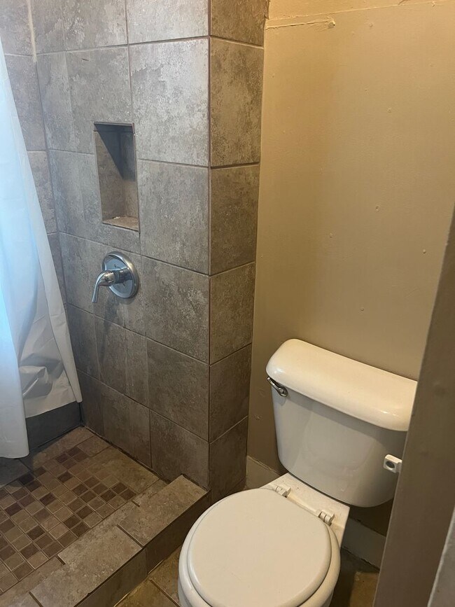Building Photo - Cozy 3 bedroom house in Central Sioux Falls