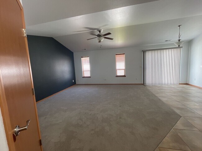 Foto del edificio - 1586 Meriwether Ave.