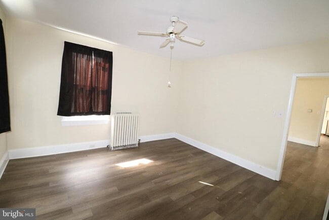 Building Photo - 403 Pennington Ave