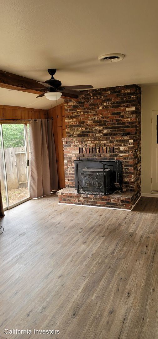 Building Photo - 2 br, 1 bath House - 3083 Caldwell Drive